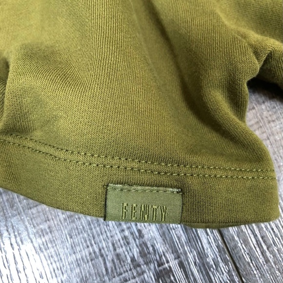 Puma Women’s Crop Top Sweatshirt Size S/P - Picture 8 of 10